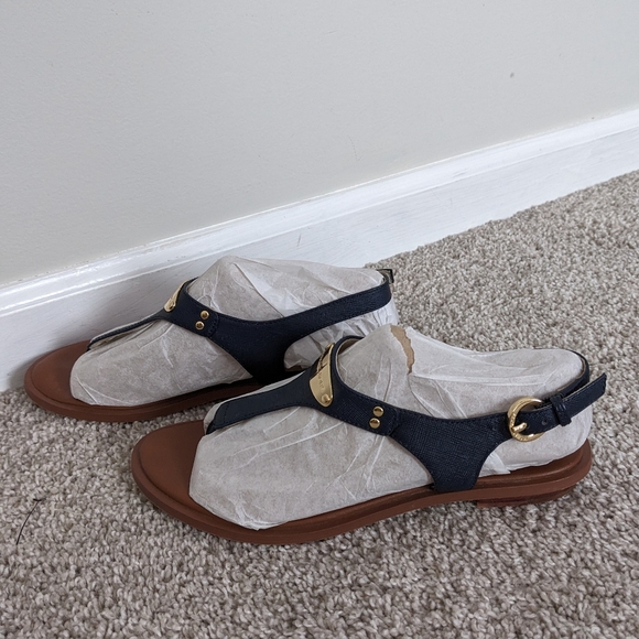 Nothing. Sold - Picture 2 of 4